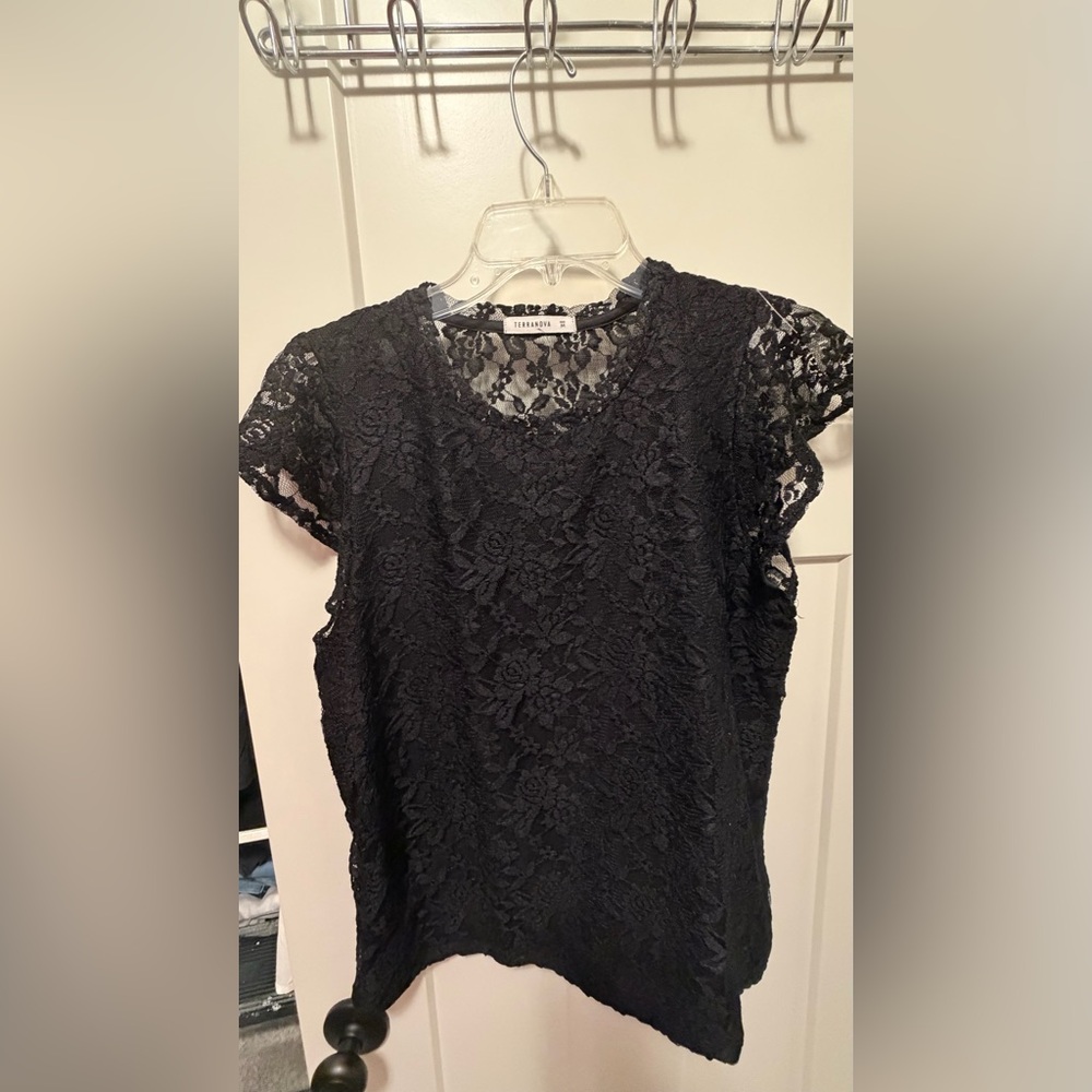Black Lace Cap-Sleeve Blouse by Terranora